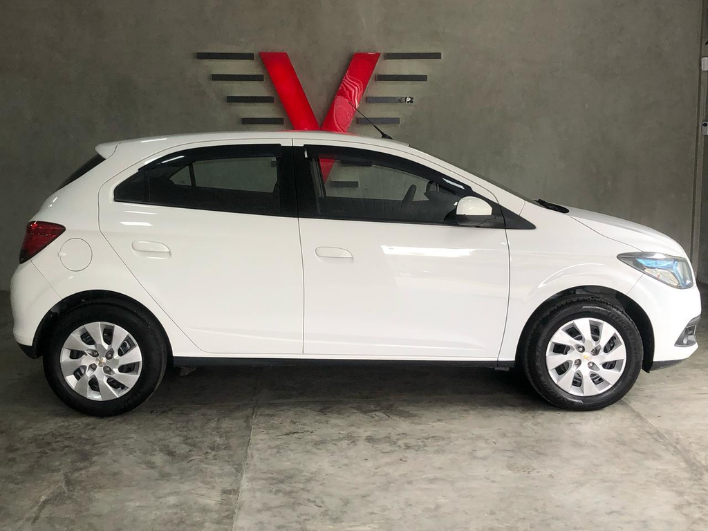 Chevrolet Onix Branco