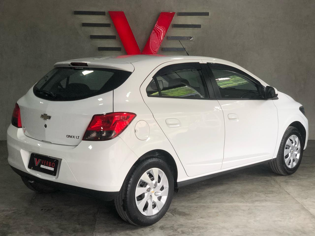 Chevrolet Onix Branco