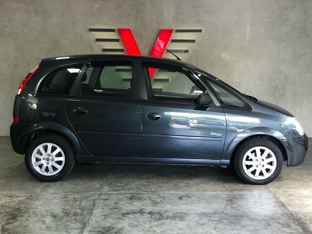 Chevrolet Meriva Cinza