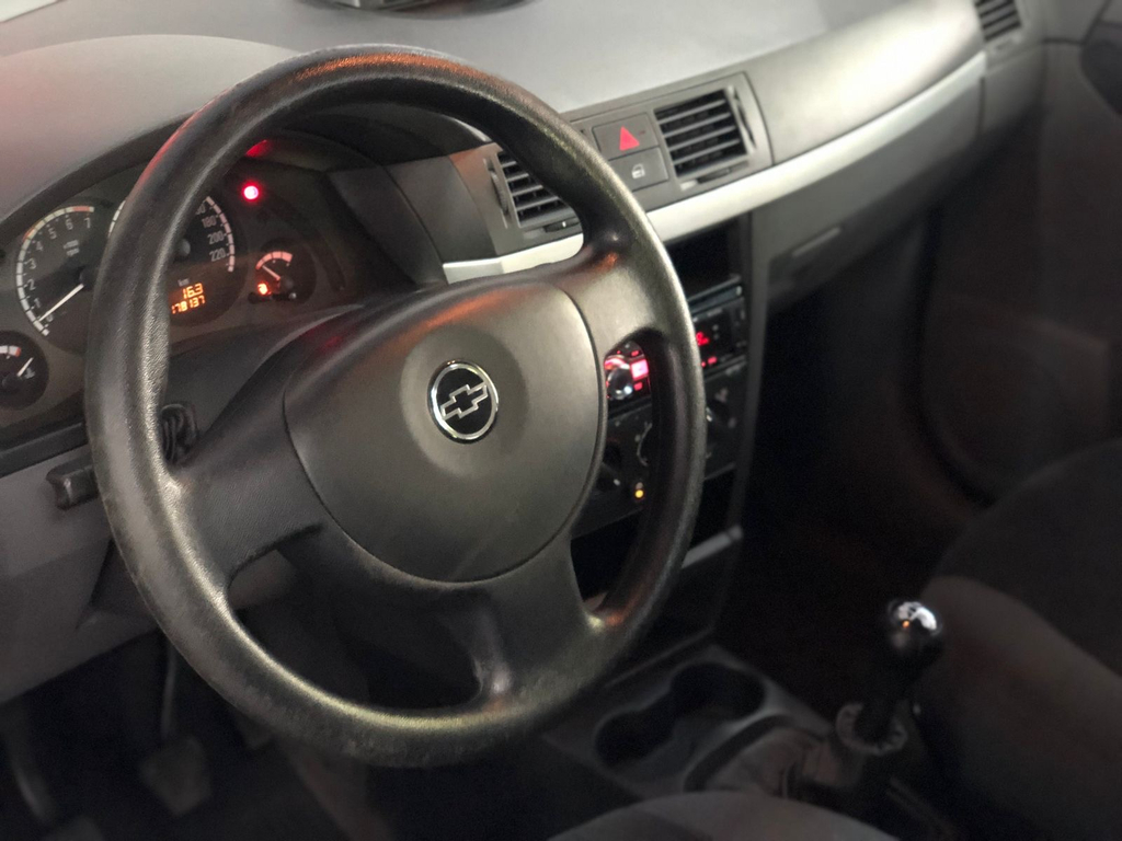 Chevrolet Meriva Cinza