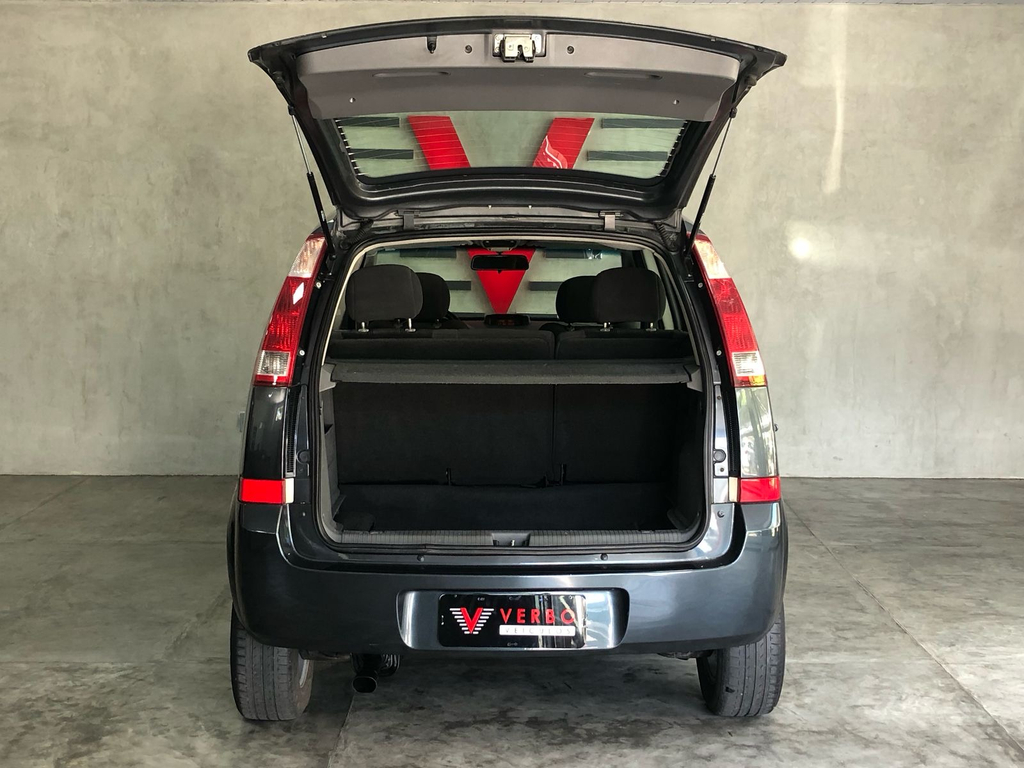 Chevrolet Meriva Cinza