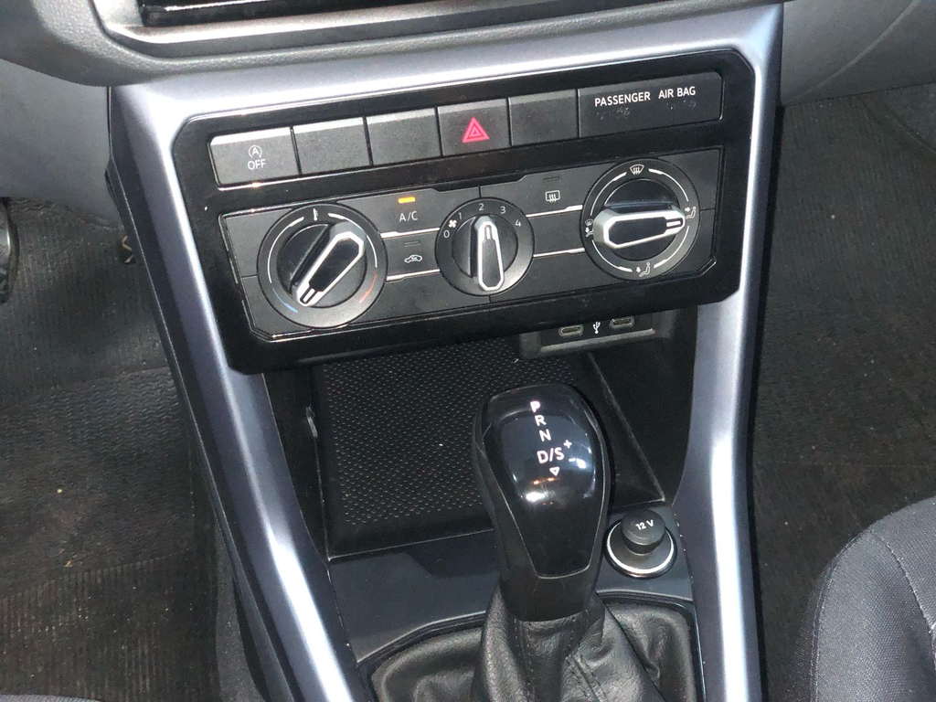 Volkswagen T-Cross Prata