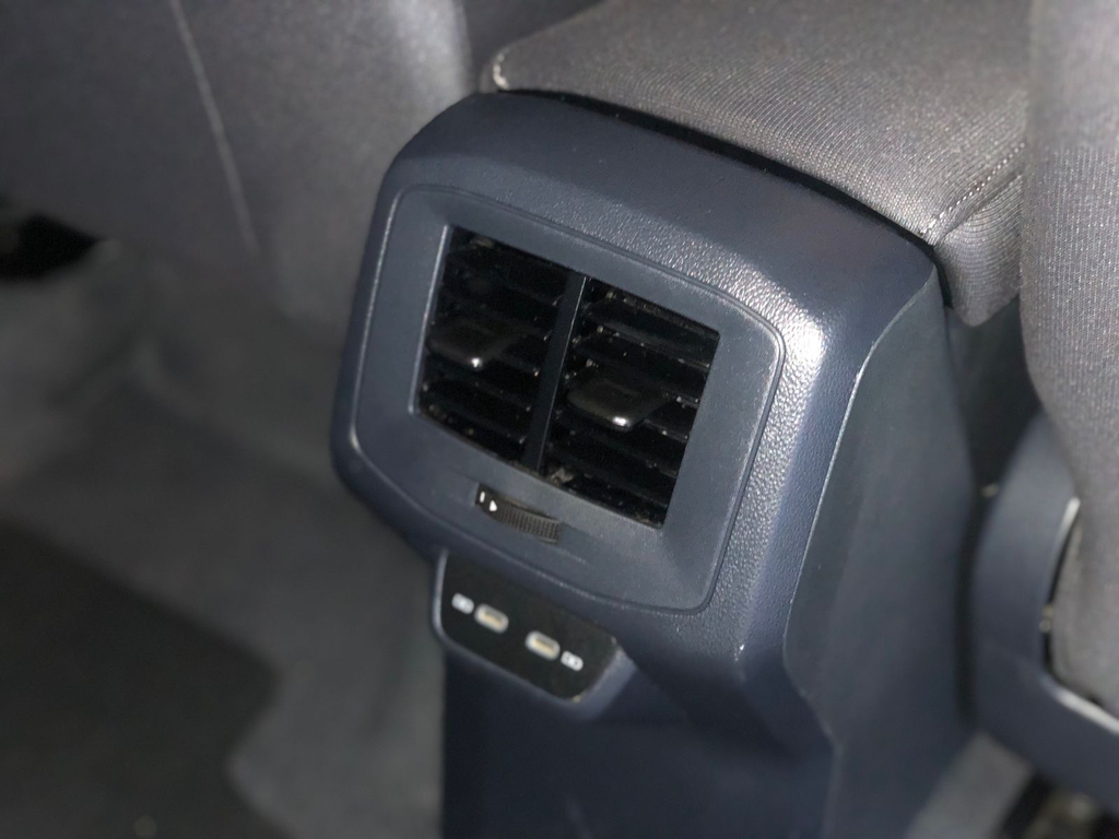 Volkswagen T-Cross Prata