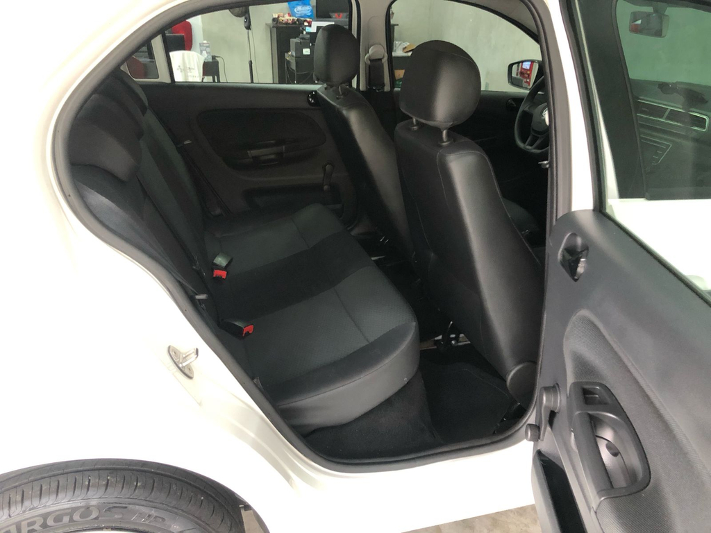 Volkswagen Gol Branco