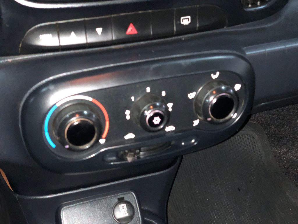 Fiat Mobi Branco