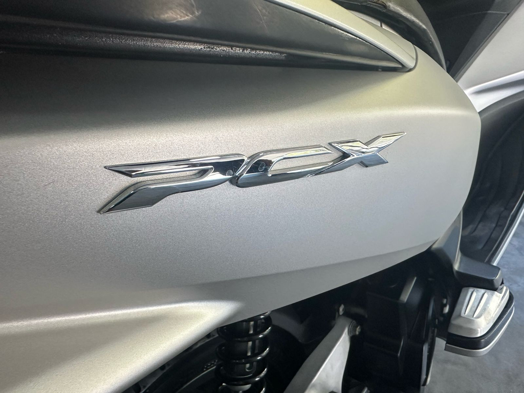 Honda PCX Prata
