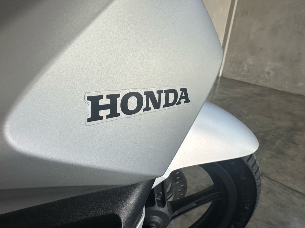 Honda PCX Prata