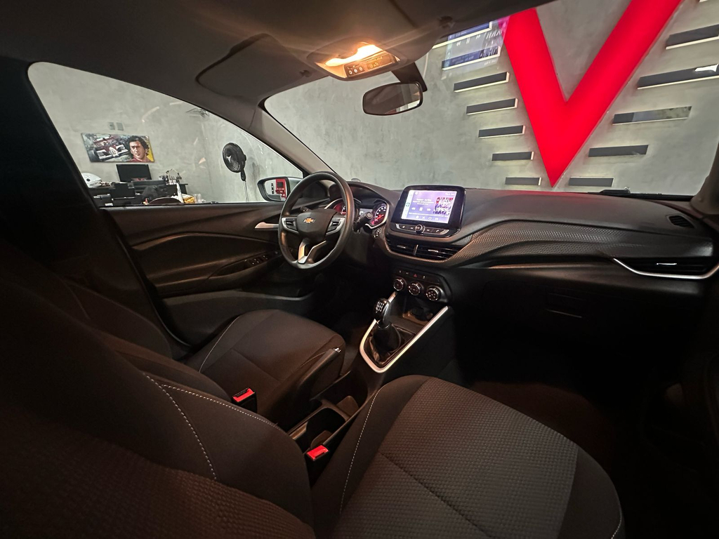 Chevrolet Onix Prata