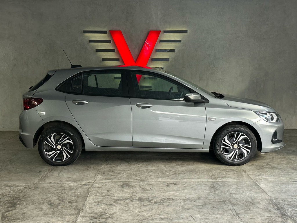Chevrolet Onix Prata
