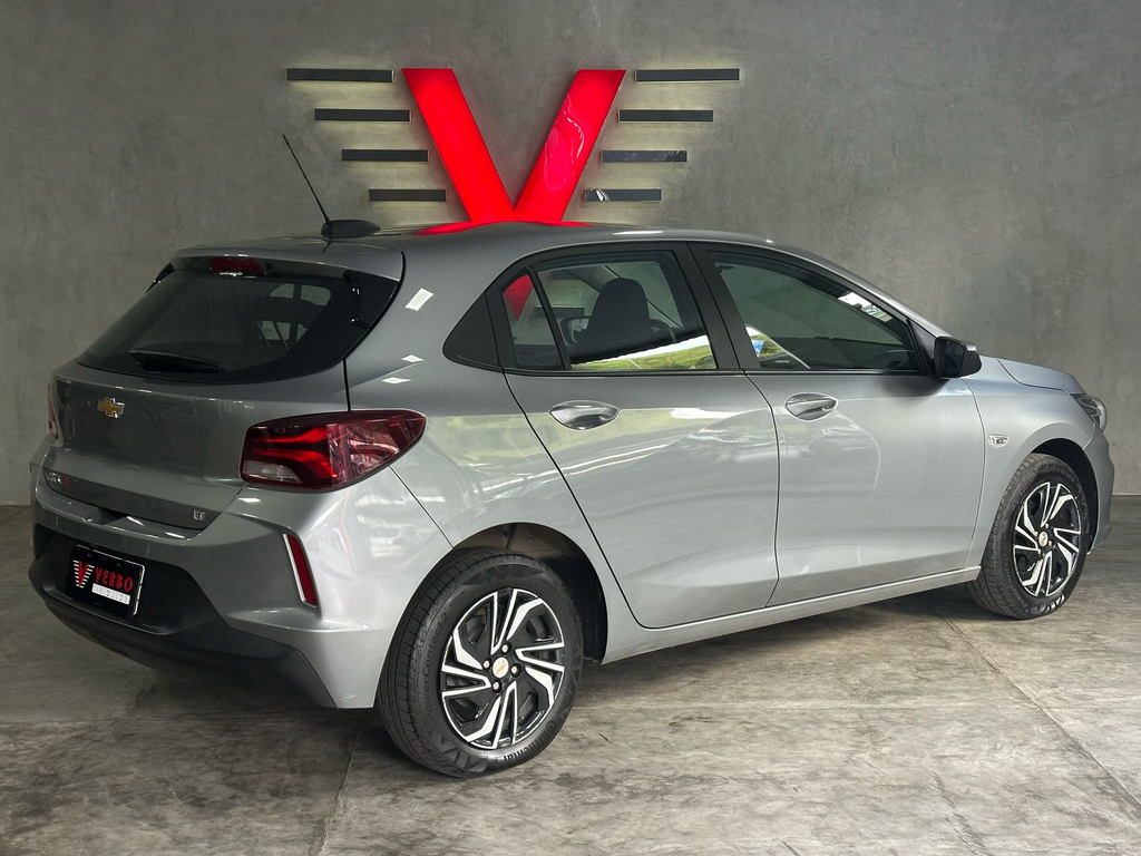 Chevrolet Onix Prata