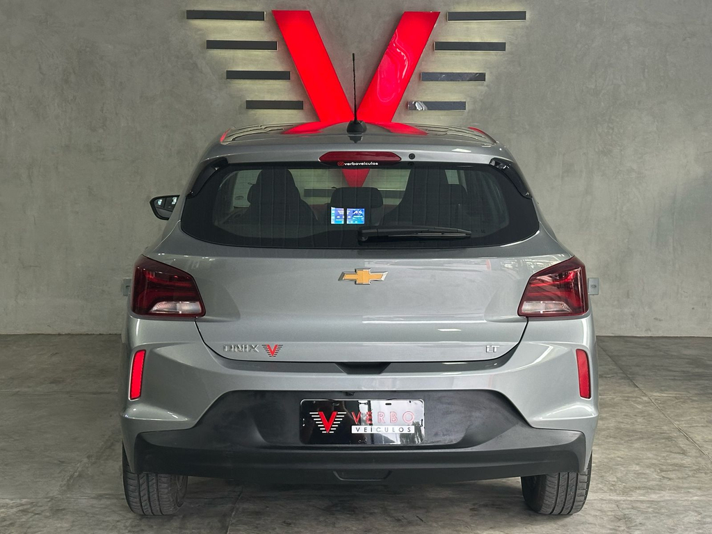 Chevrolet Onix Prata