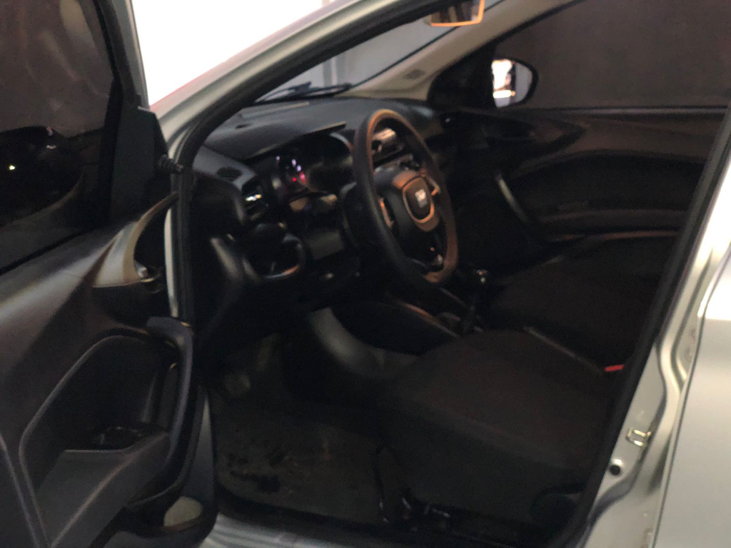 Fiat Cronos Prata