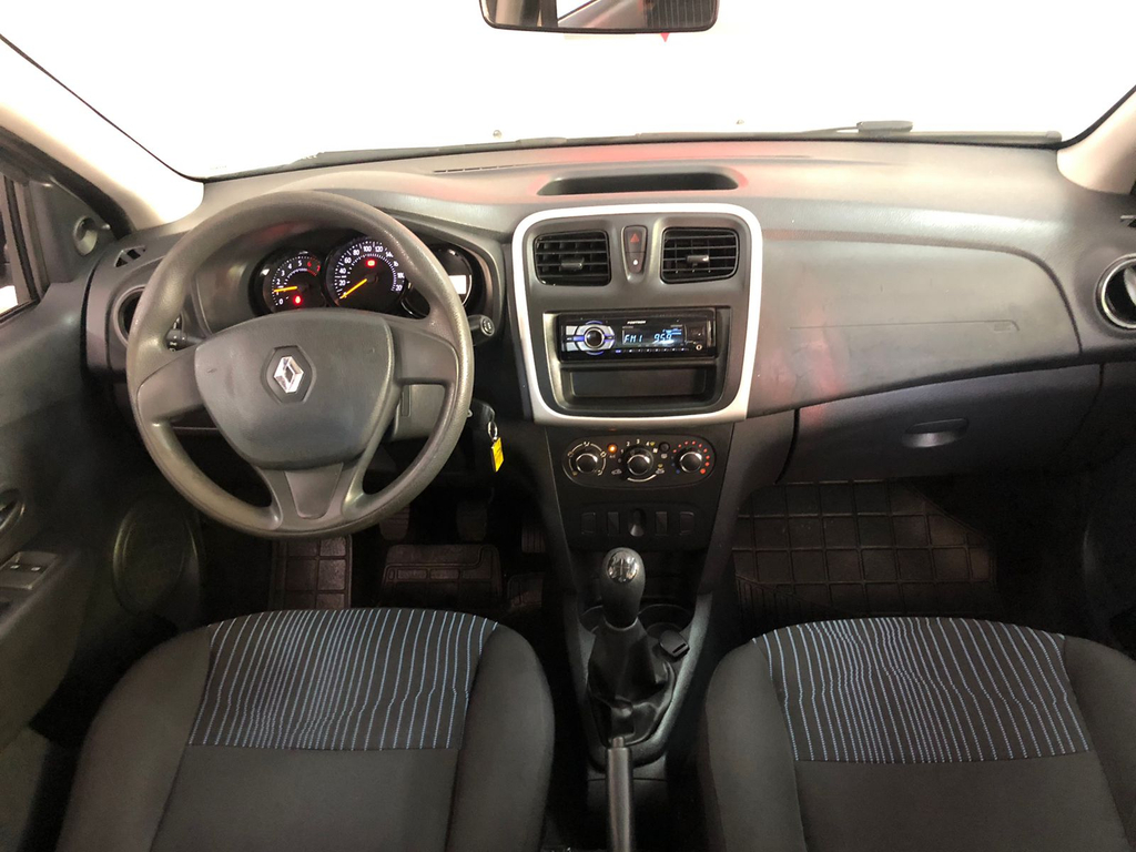 Renault Sandero Prata