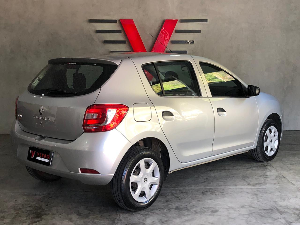 Renault Sandero Prata