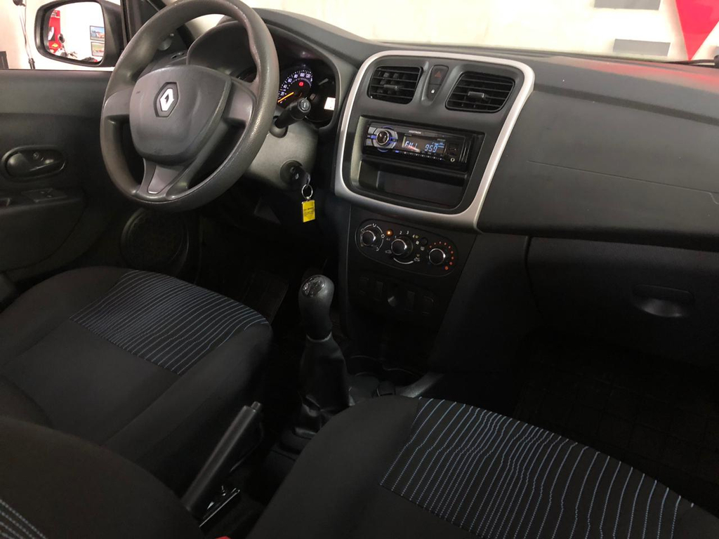 Renault Sandero Prata