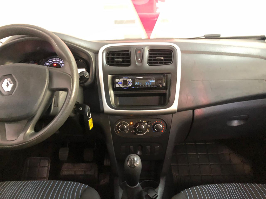Renault Sandero Prata