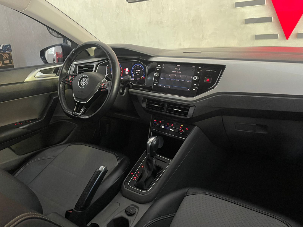 Volkswagen Virtus Cinza