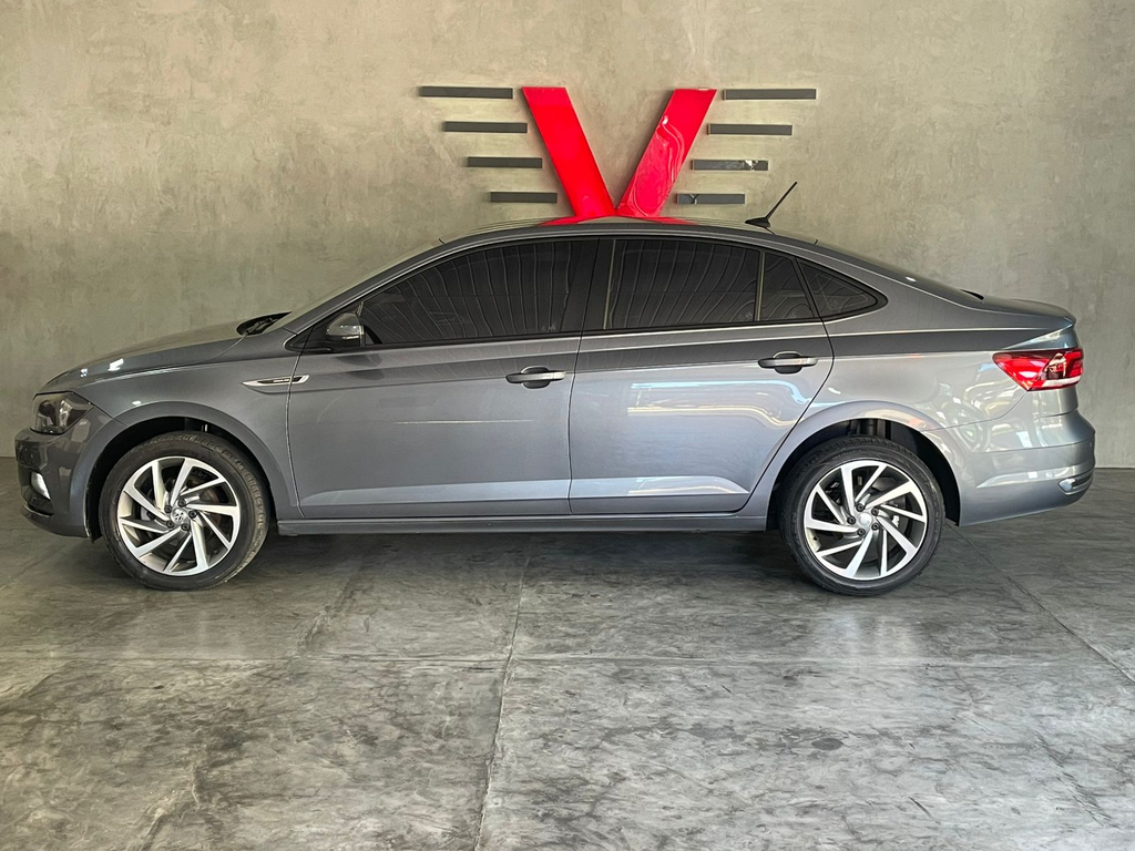 Volkswagen Virtus Cinza