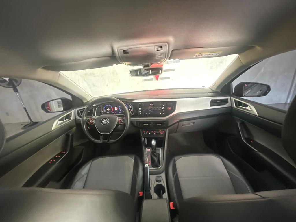Volkswagen Virtus Cinza