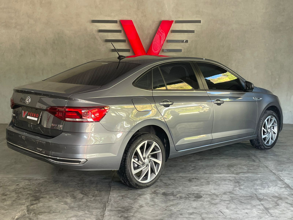 Volkswagen Virtus Cinza