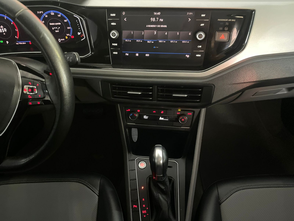 Volkswagen Virtus Cinza