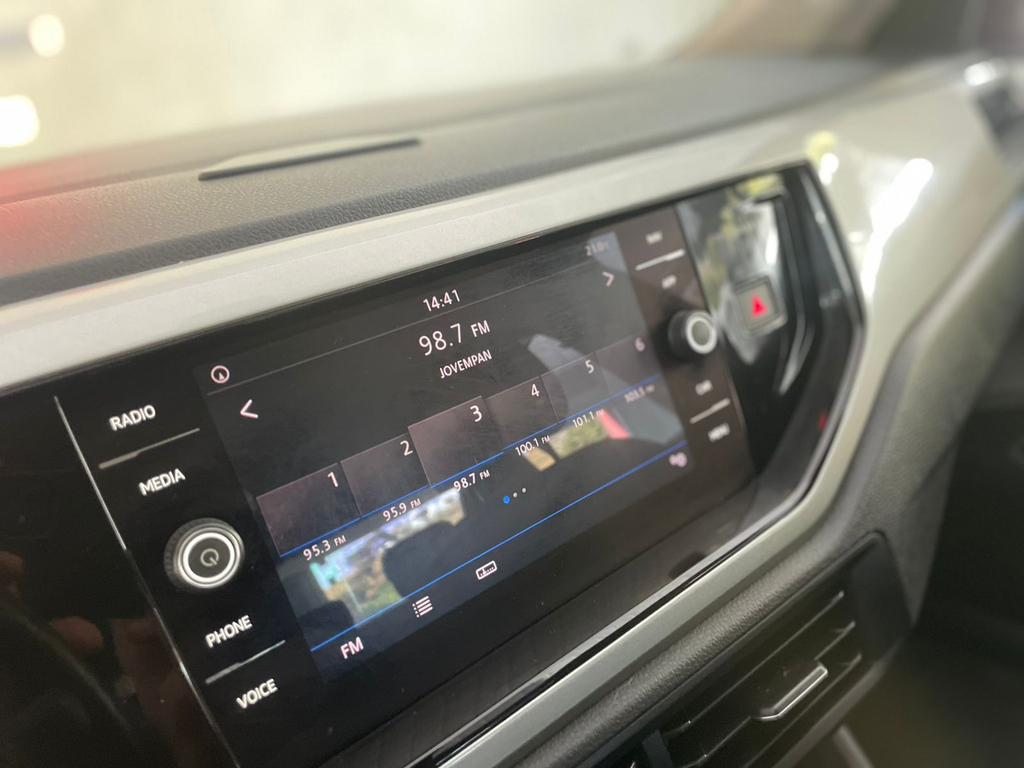Volkswagen Virtus Cinza
