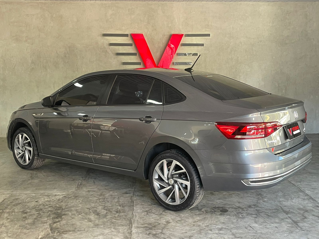 Volkswagen Virtus Cinza