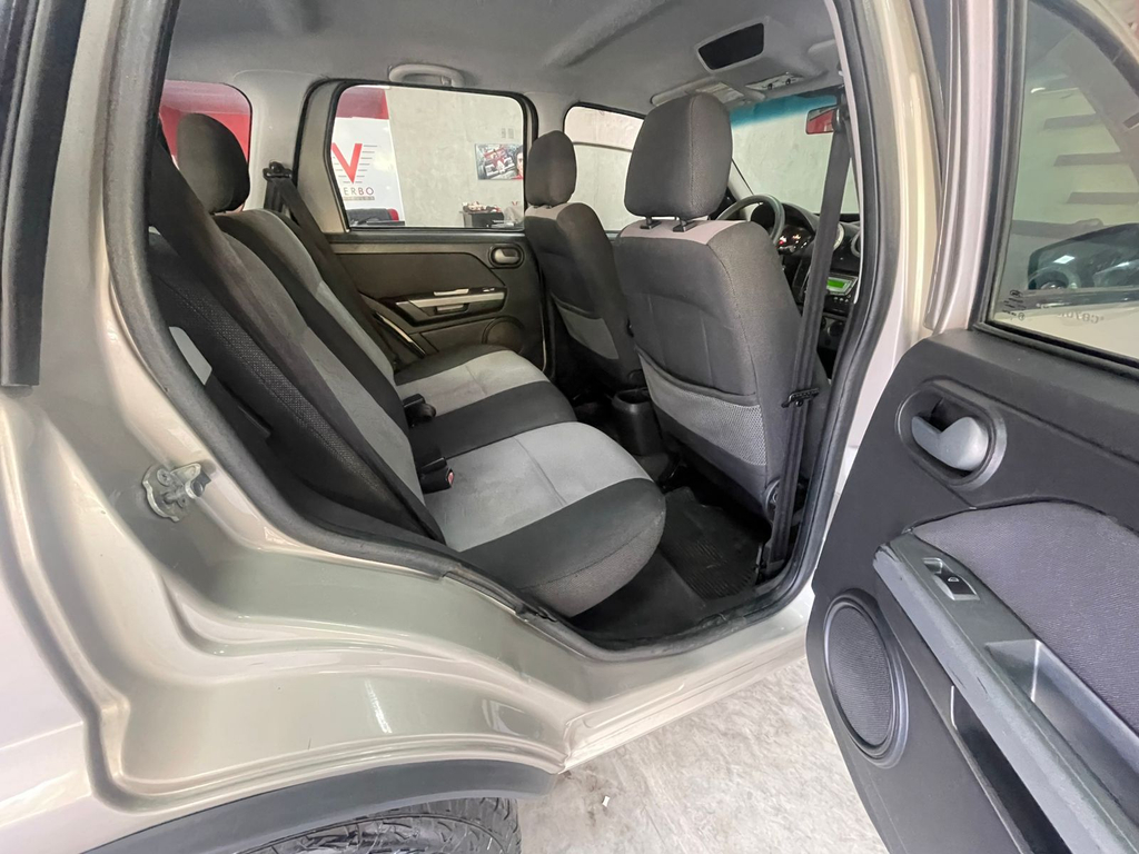 Ford EcoSport Prata