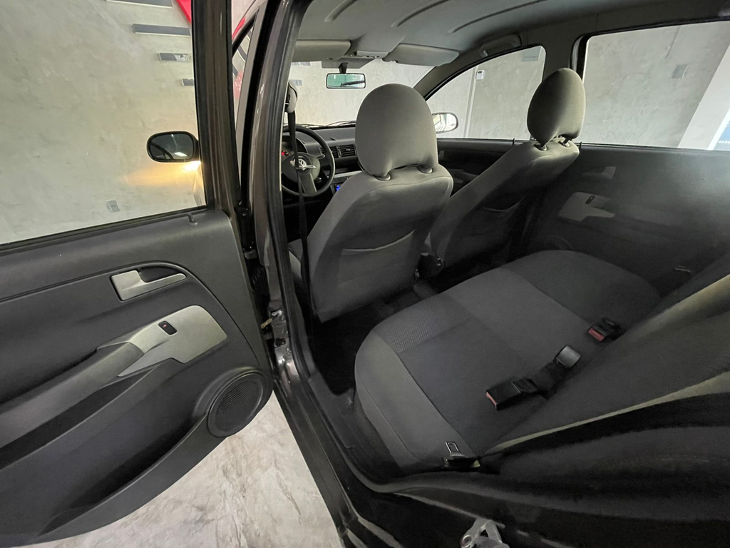 Volkswagen Fox Cinza
