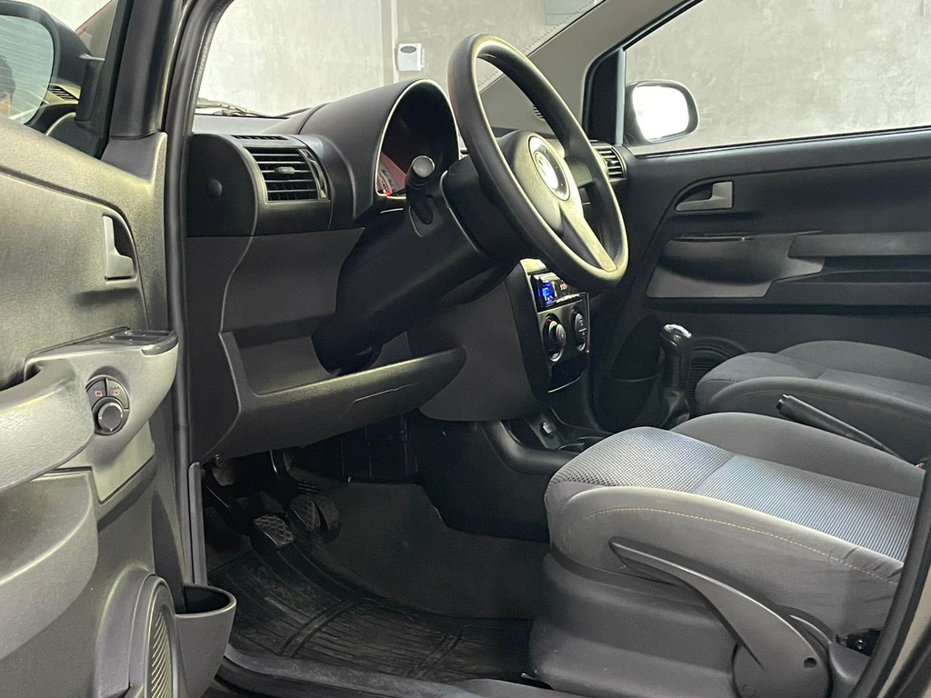 Volkswagen Fox Cinza