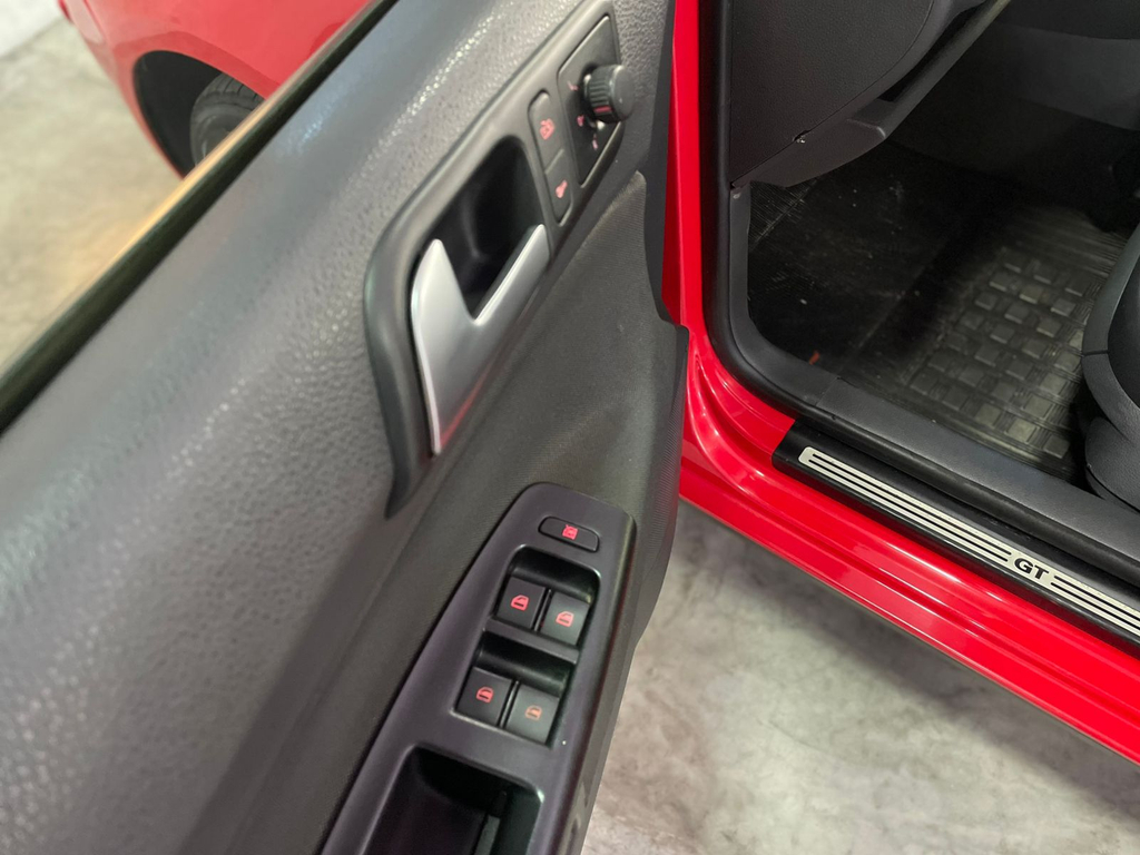 Volkswagen Polo Vermelho