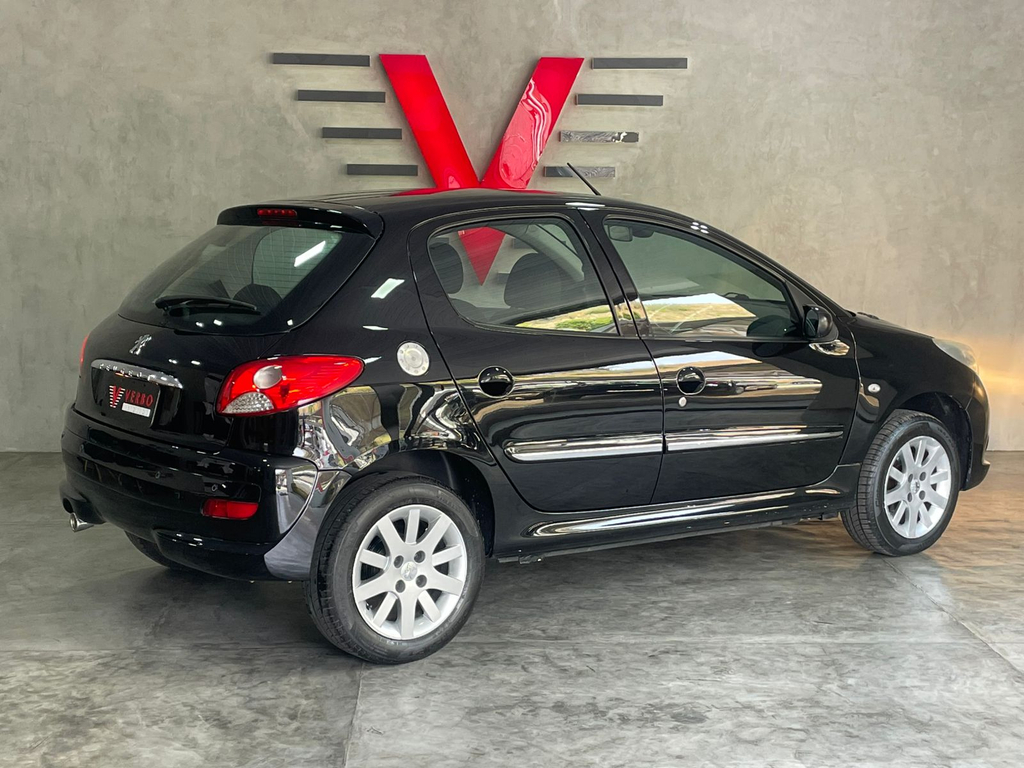 Peugeot 207 Preto