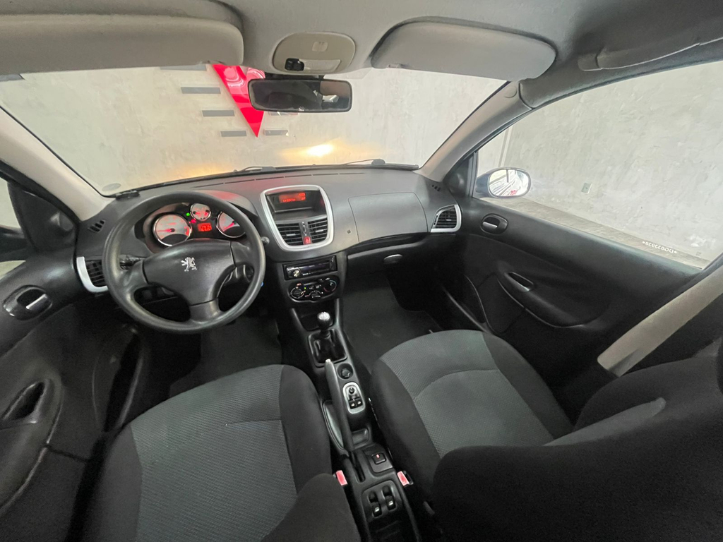 Peugeot 207 Preto