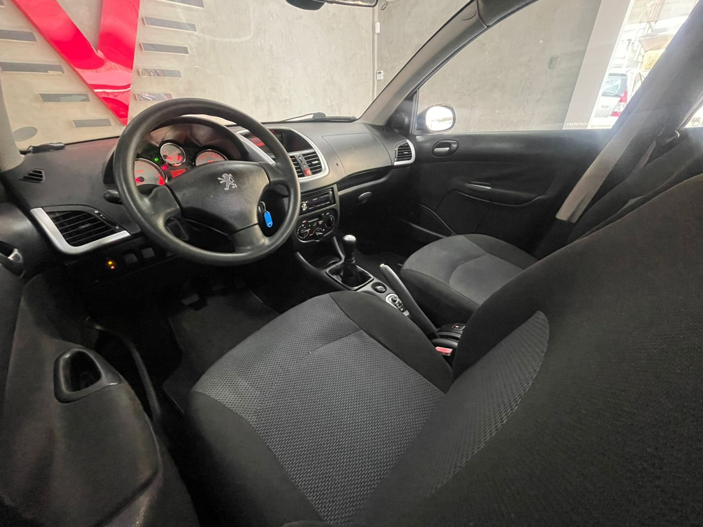 Peugeot 207 Preto