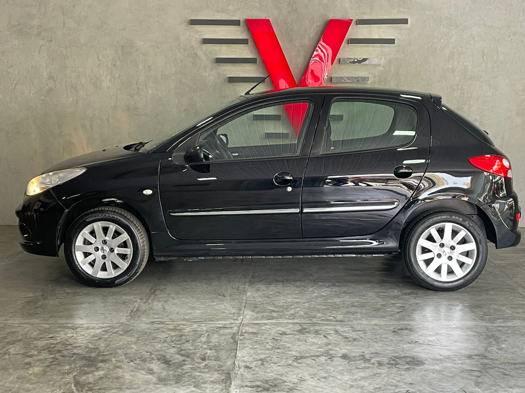 Peugeot 207 Preto