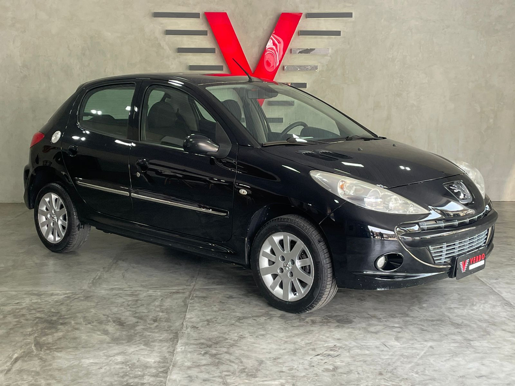 Peugeot 207 Preto