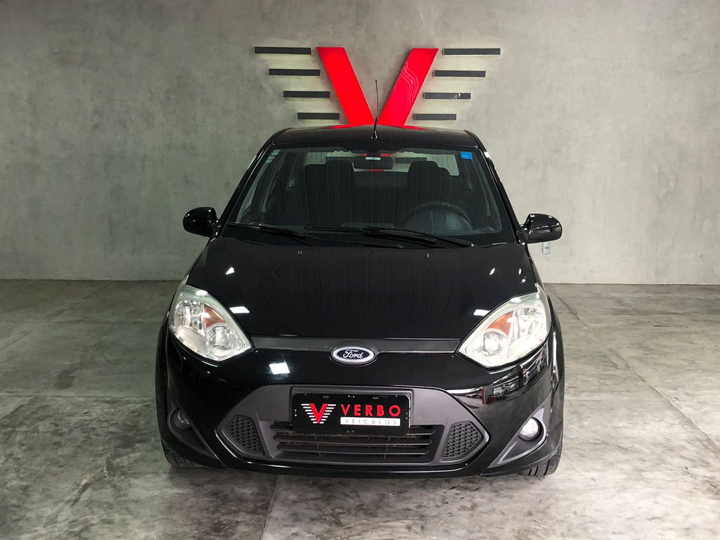 Ford Fiesta Sedan Preto