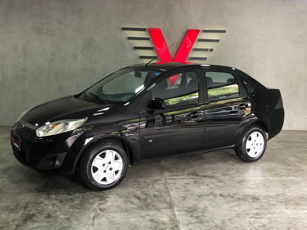 Ford Fiesta Sedan Preto