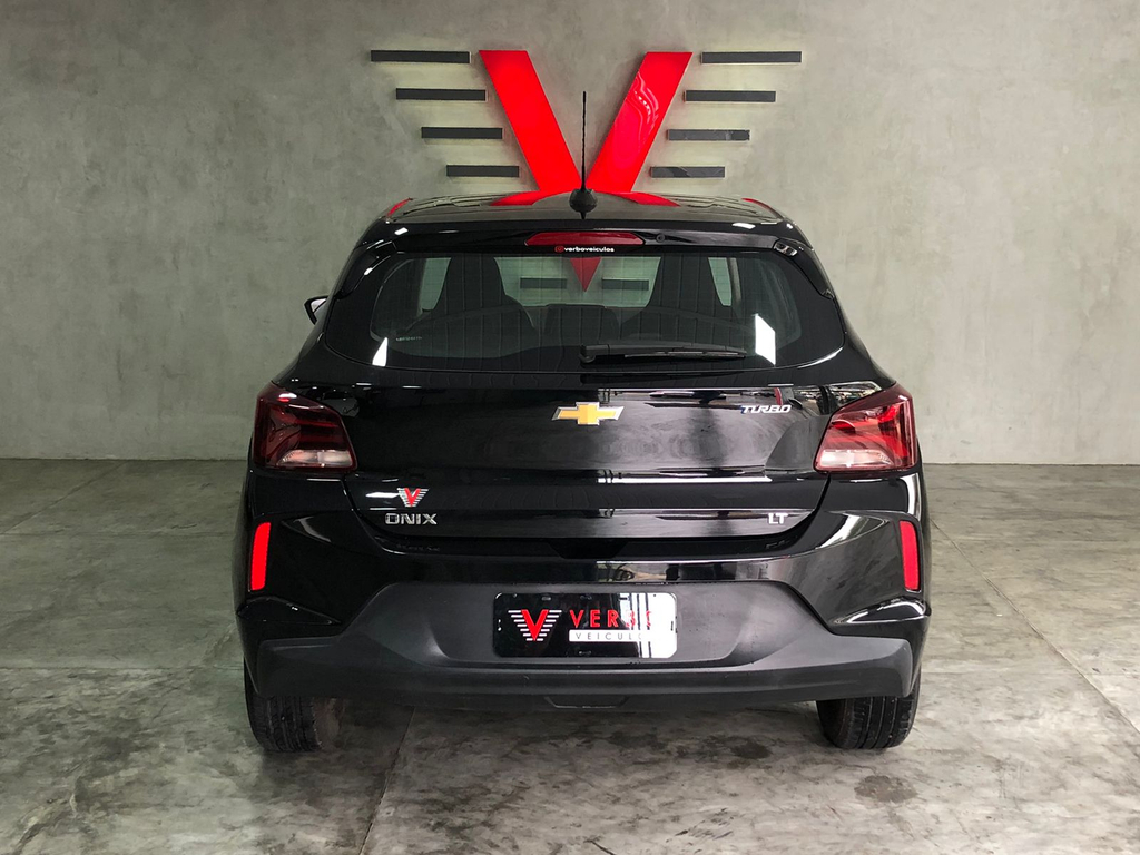 Chevrolet Onix Preto