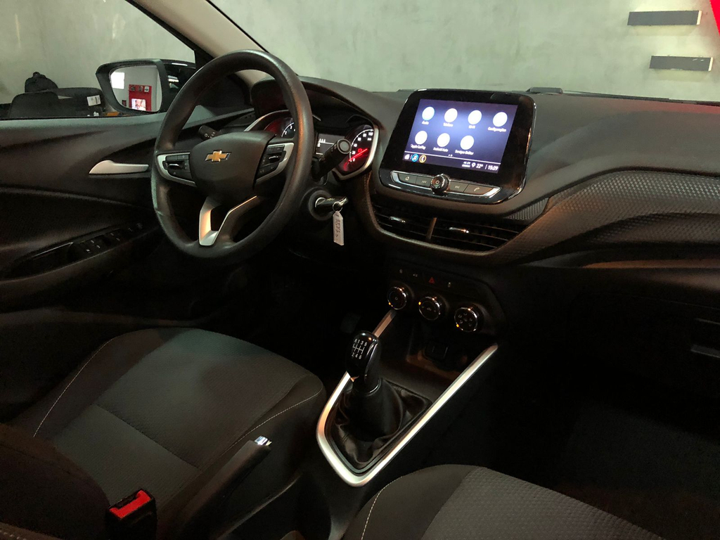Chevrolet Onix Preto