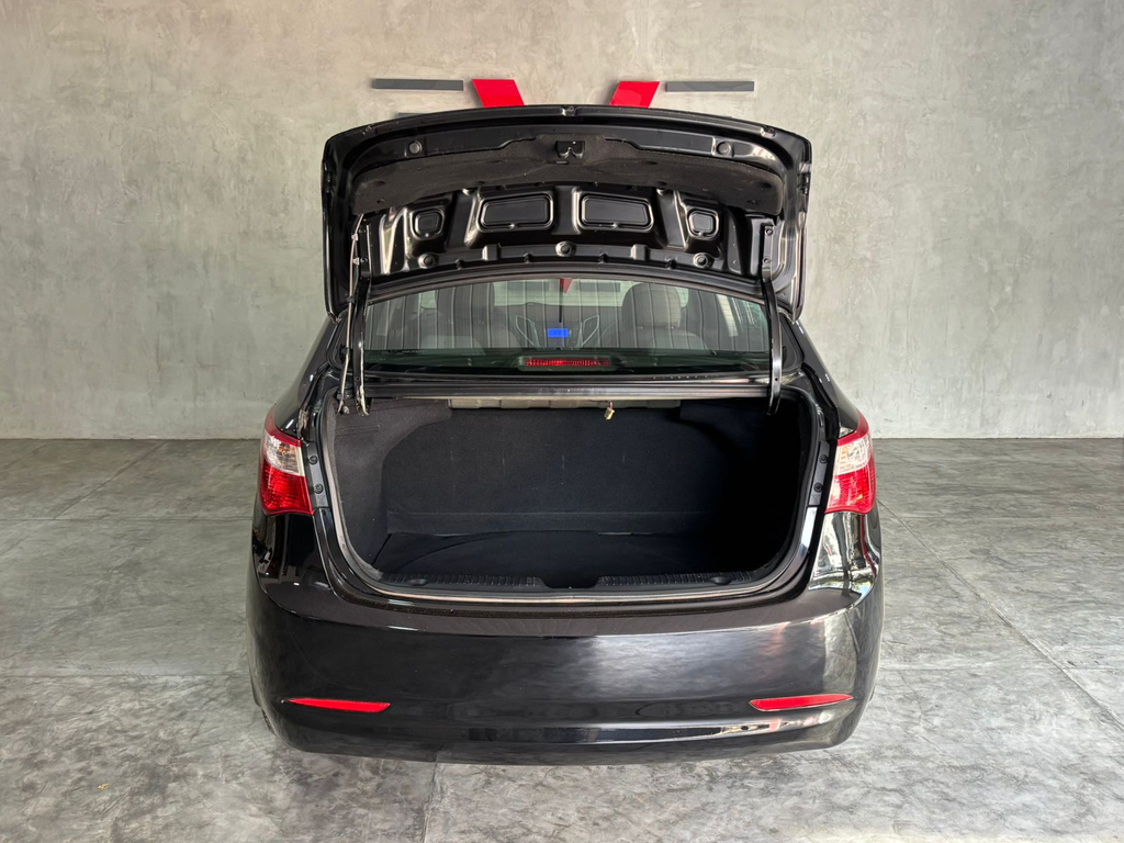 Hyundai HB20S Preto