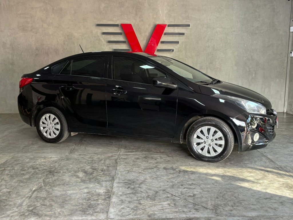 Hyundai HB20S Preto