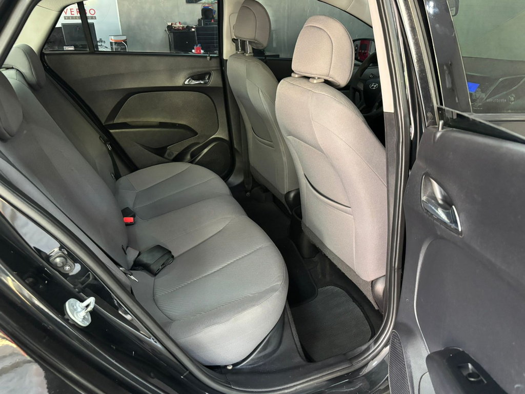 Hyundai HB20S Preto