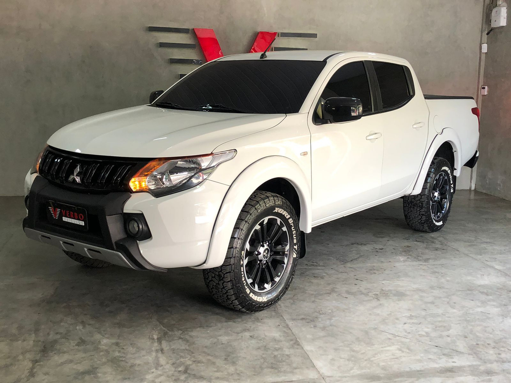Mitsubishi L200 Branco