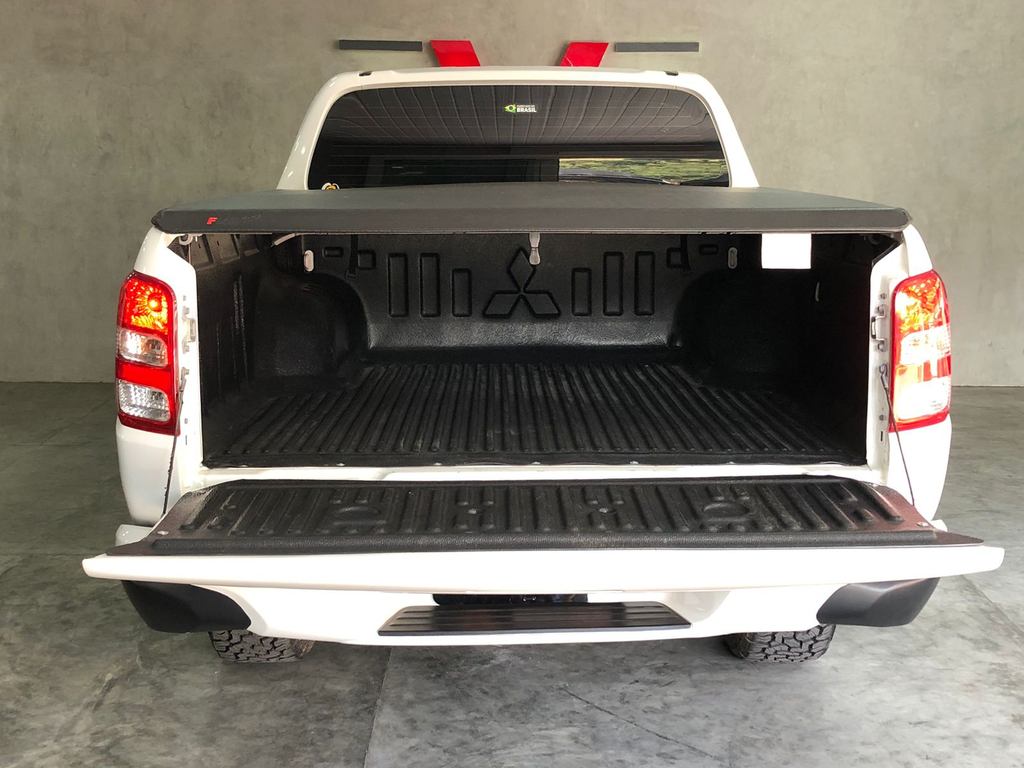 Mitsubishi L200 Branco