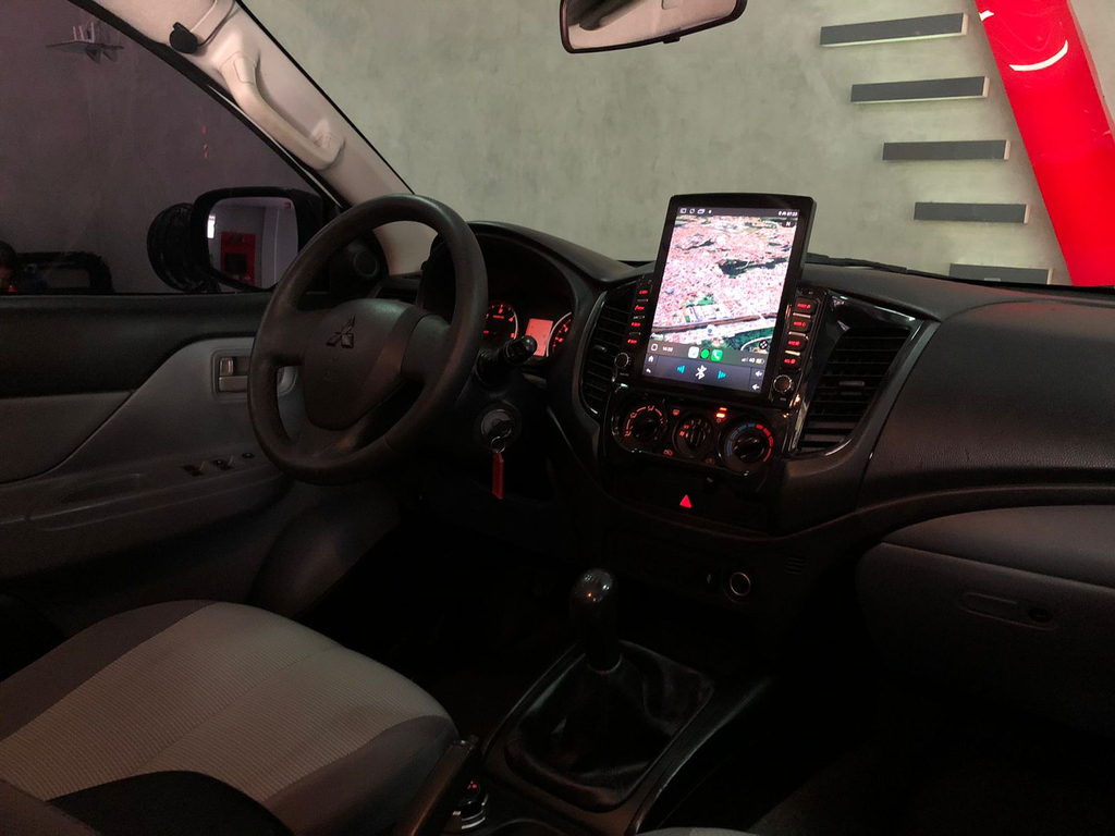 Mitsubishi L200 Branco