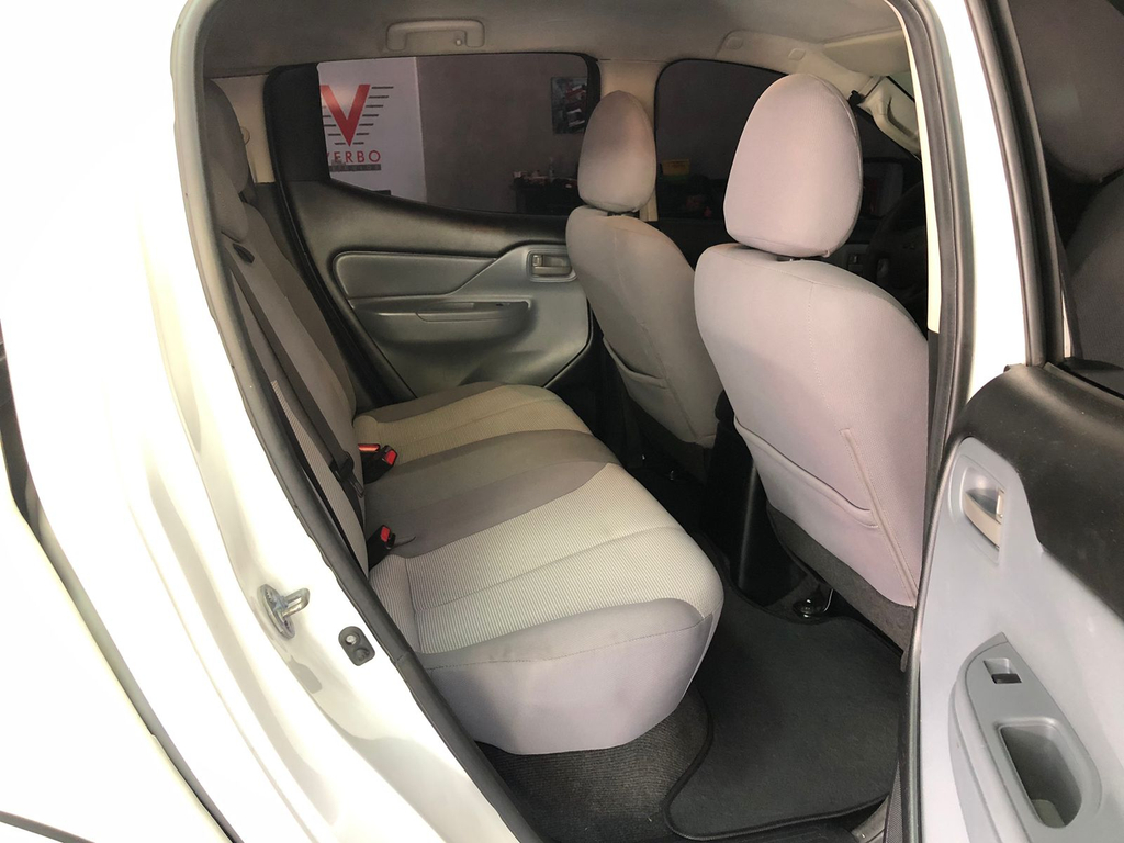 Mitsubishi L200 Branco