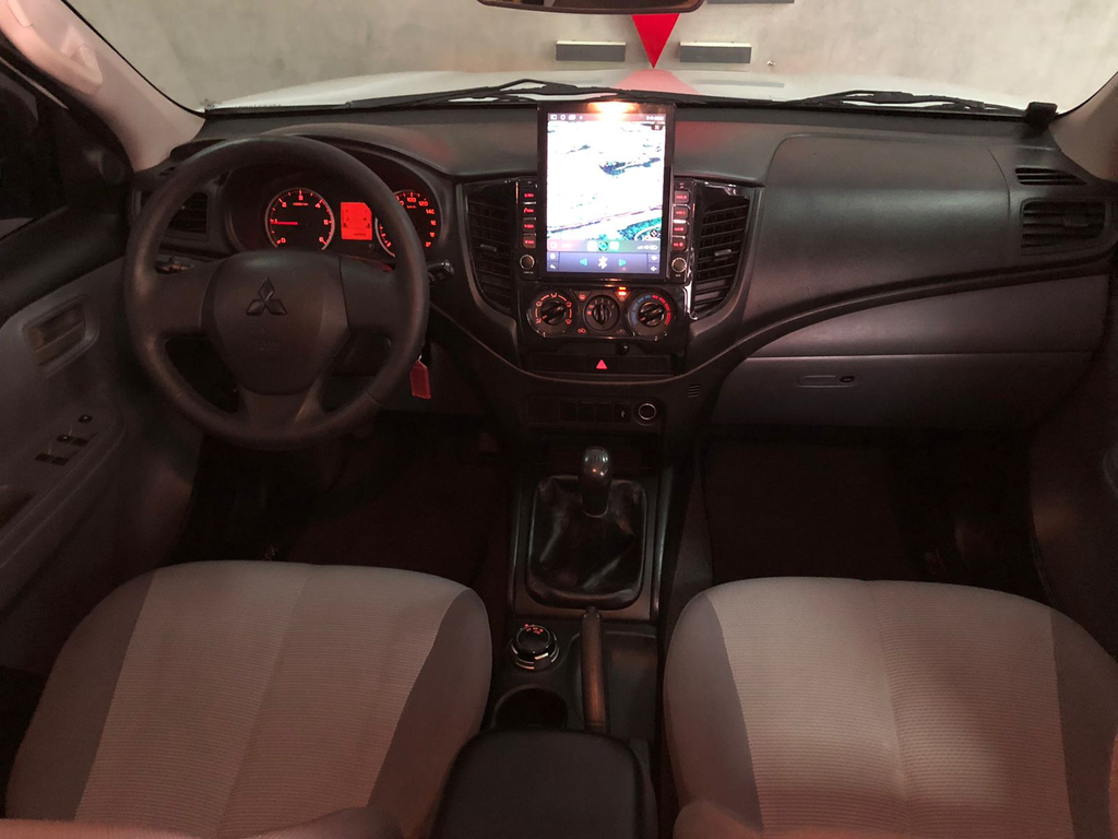Mitsubishi L200 Branco
