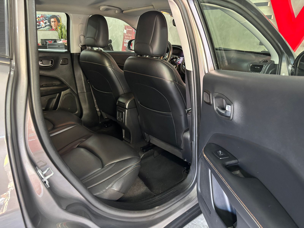Jeep Compass Cinza