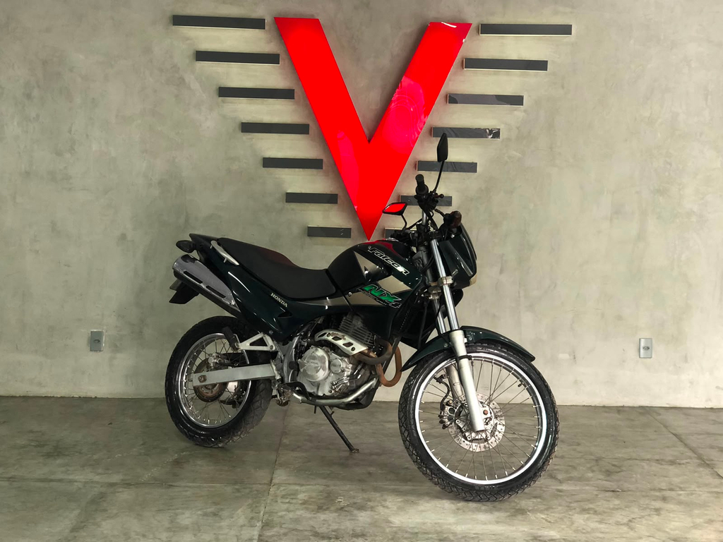 Honda NX-4 Verde